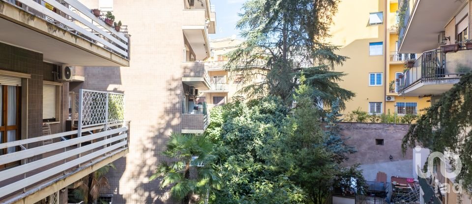 Bilocale di 84 m² a Roma (00141)