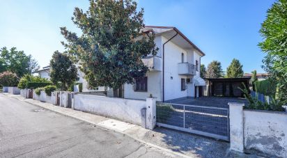 Casa indipendente 4 locali di 165 m² in Migliarino (44027)