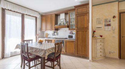 Four-room apartment of 110 m² in Monte San Vito (60037)