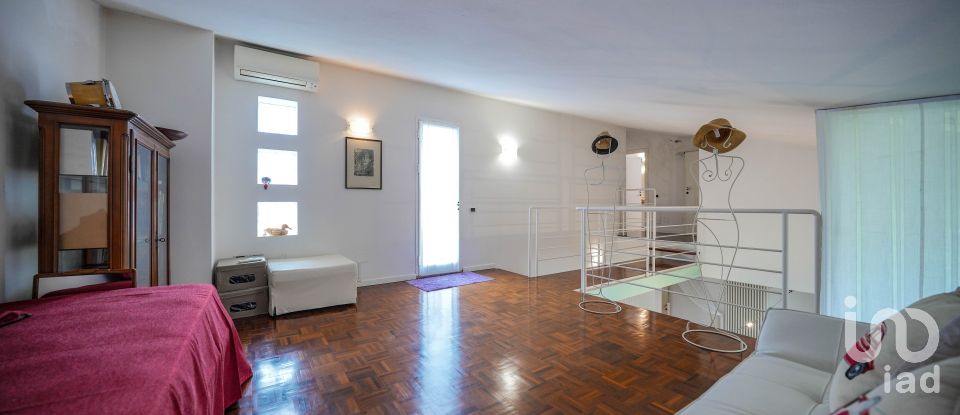 Casa 9 locali di 300 m² in Massa Fiscaglia (44025)