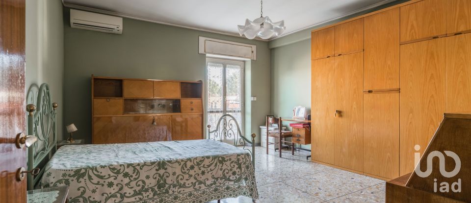 Three-room apartment of 107 m² in Roma (00154)