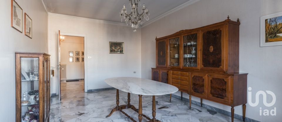 Three-room apartment of 107 m² in Roma (00154)