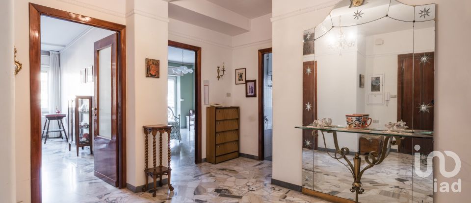 Three-room apartment of 107 m² in Roma (00154)