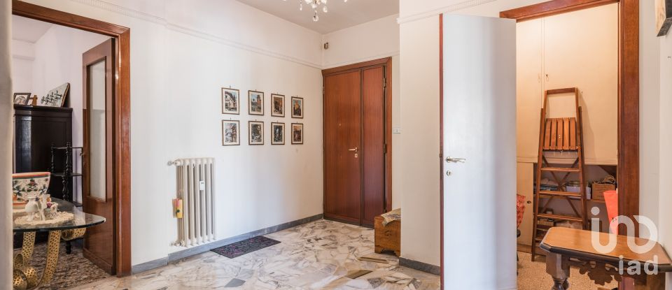 Three-room apartment of 107 m² in Roma (00154)