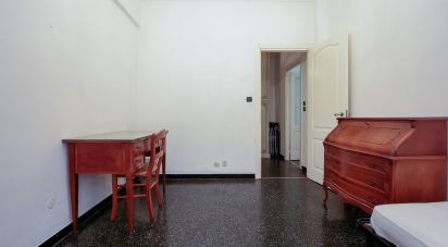 Building 6 rooms of 88 m² in Genova (16143)