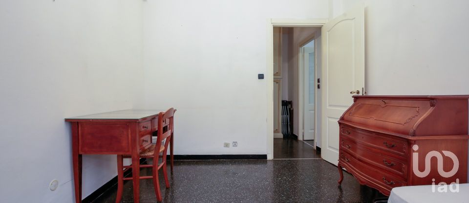 Building 6 rooms of 88 m² in Genova (16143)