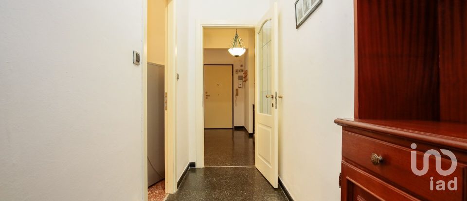 Building 6 rooms of 88 m² in Genova (16143)