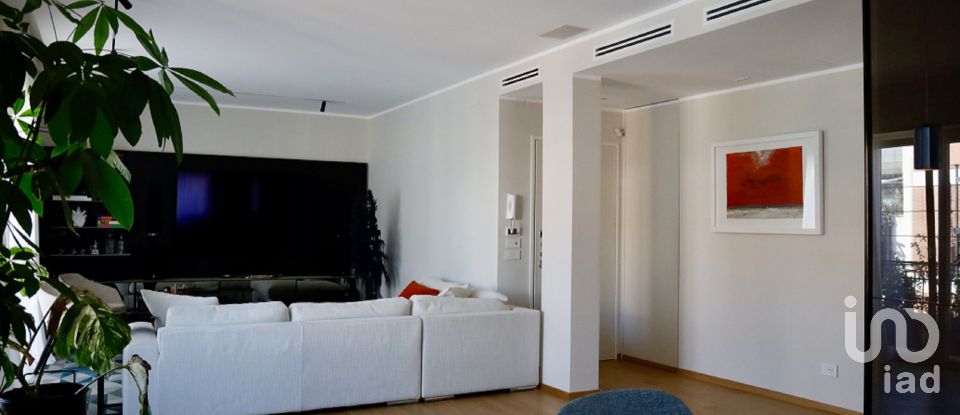 Apartment 5 rooms of 140 m² in Bari (70122)