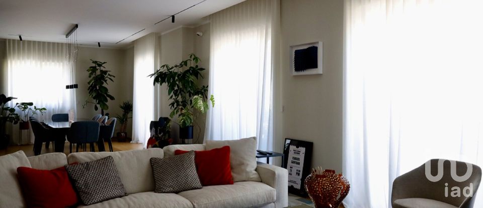 Apartment 5 rooms of 140 m² in Bari (70122)