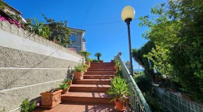 Casa 7 locali di 212 m² in Savona (17100)