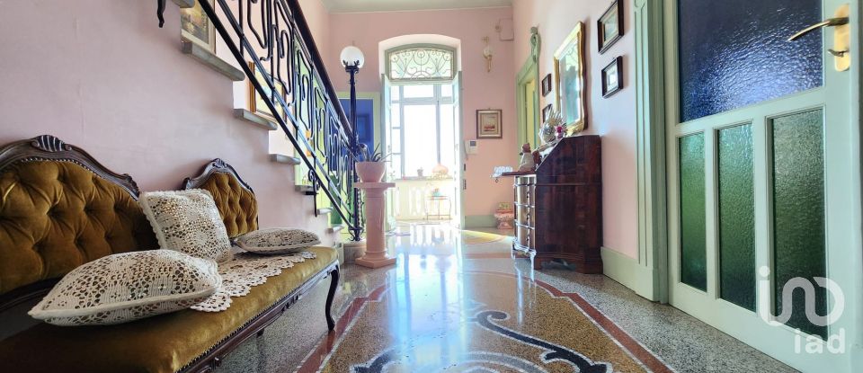 Casa 7 locali di 212 m² in Savona (17100)