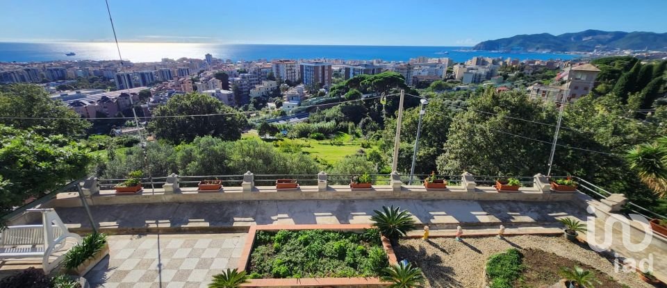 House 7 rooms of 265 m² in Savona (17100)