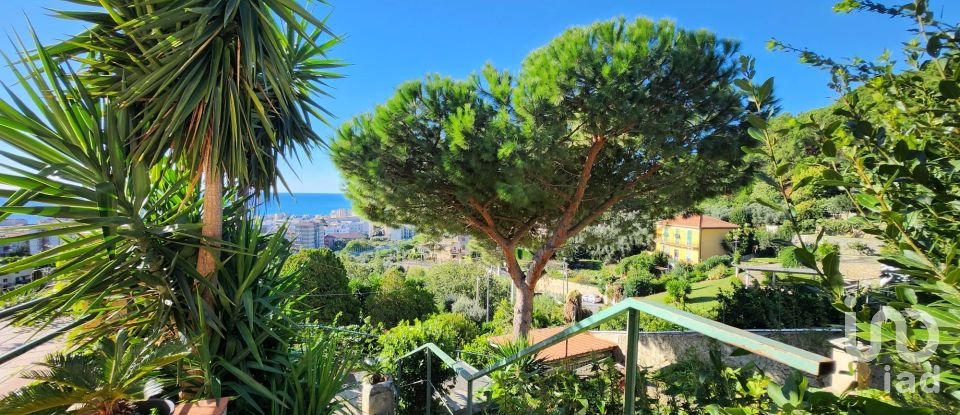 House 7 rooms of 265 m² in Savona (17100)