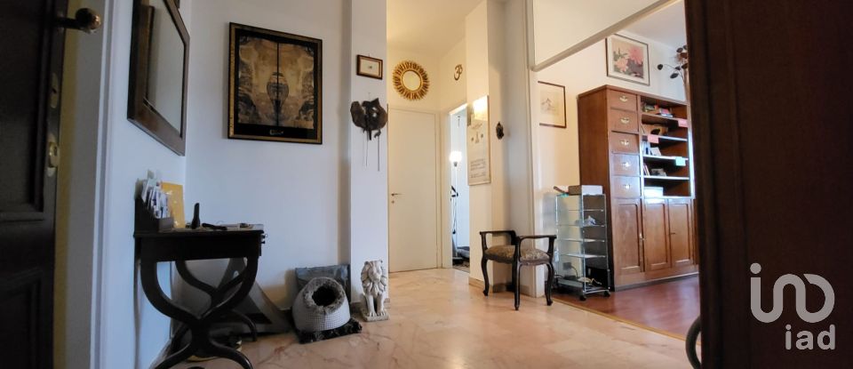 Four-room apartment of 112 m² in Torino (10141)