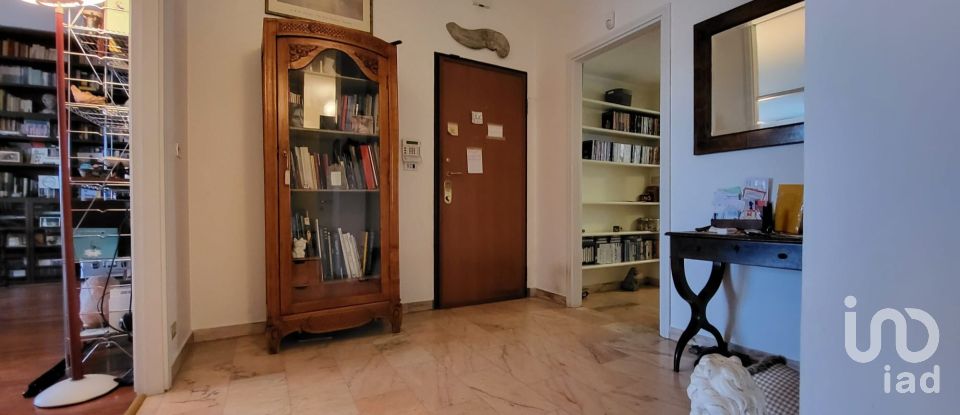 Four-room apartment of 112 m² in Torino (10141)