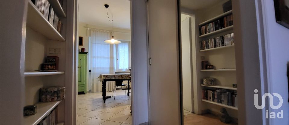 Four-room apartment of 112 m² in Torino (10141)