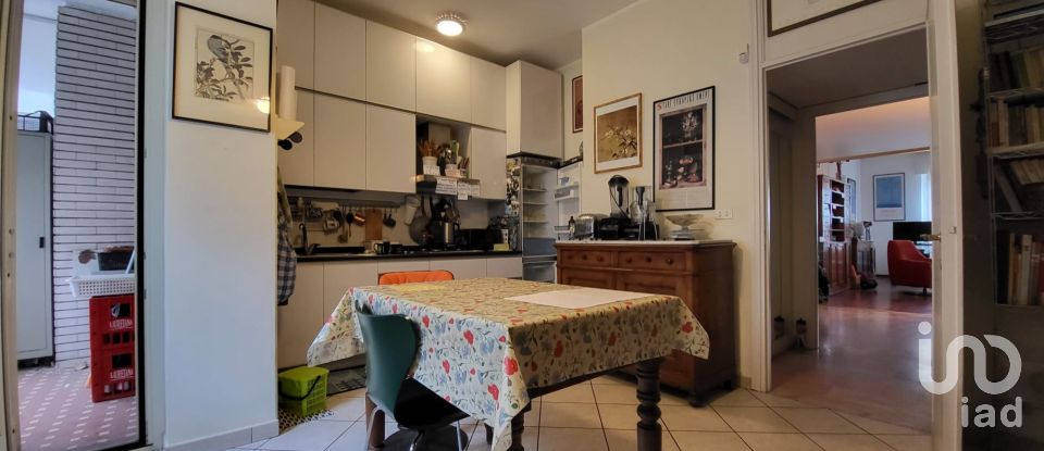 Four-room apartment of 112 m² in Torino (10141)