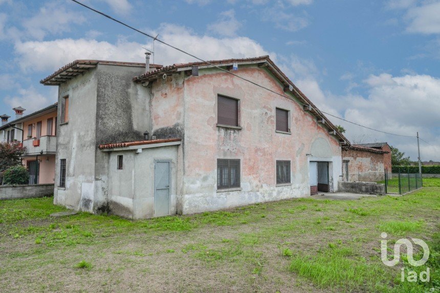 Rustico 4 locali di 185 m² in Bagnolo Mella (25021)