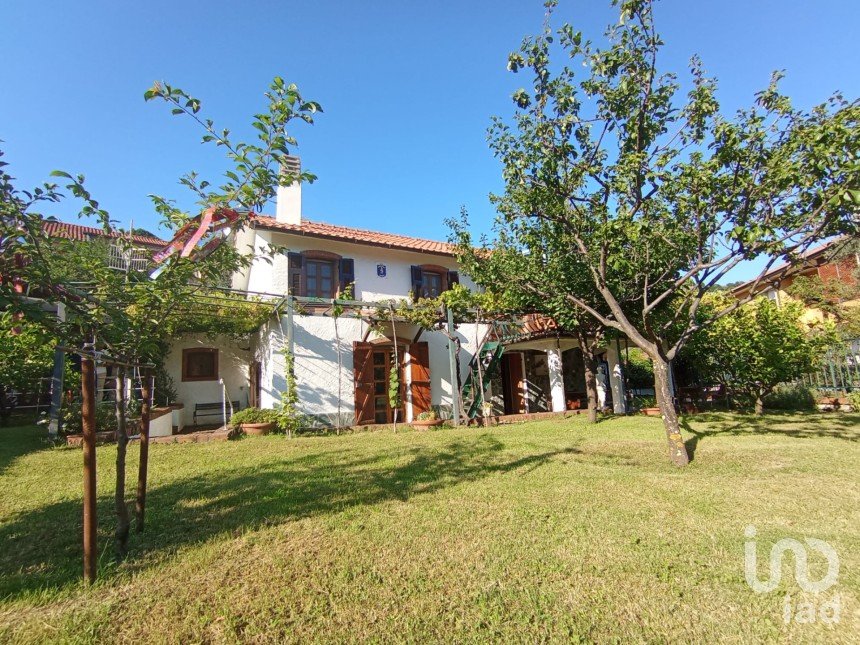 Casa 4 locali di 110 m² in Varazze (17019)