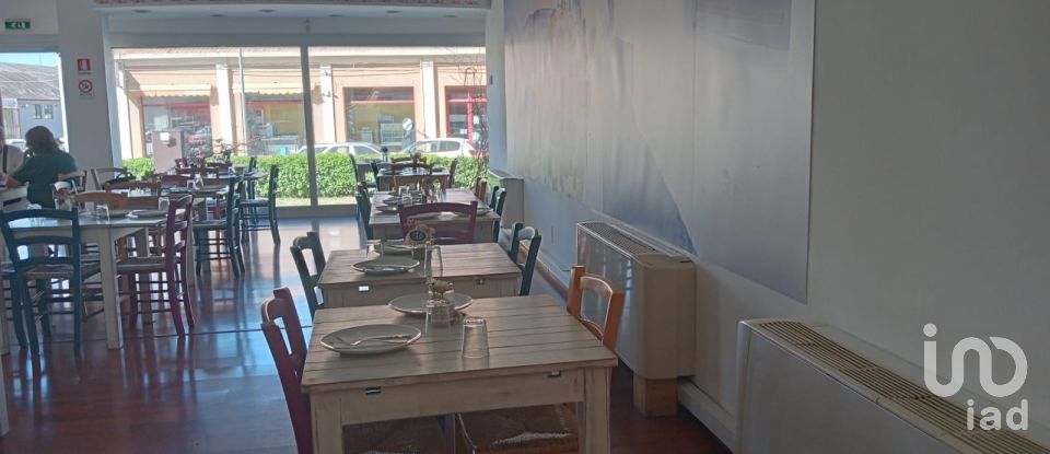 Restaurant of 300 m² in Fano (61032)