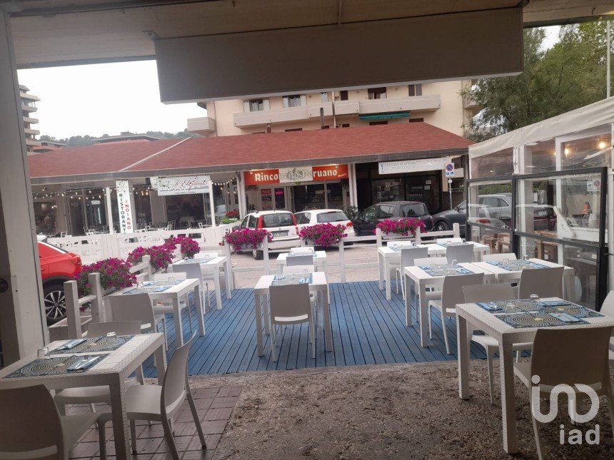 Restaurant of 100 m² in Pesaro (61121)