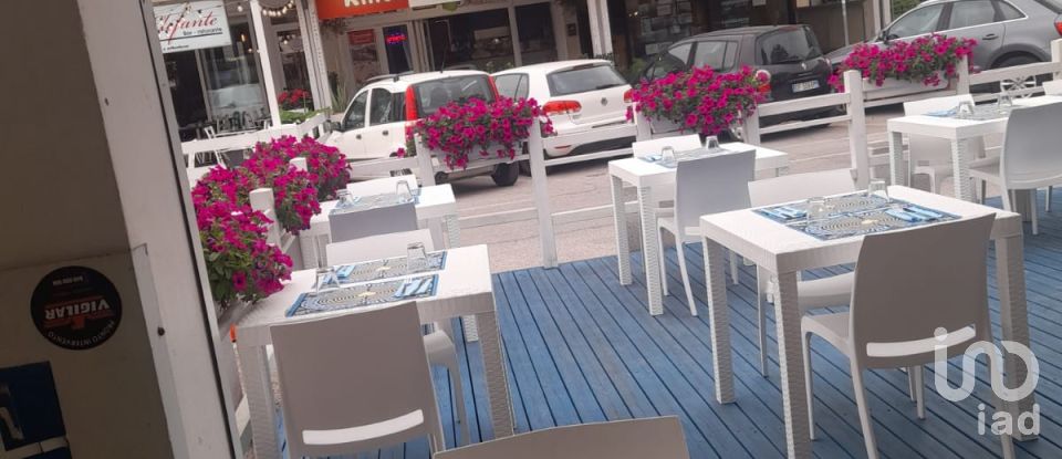 Restaurant of 100 m² in Pesaro (61121)