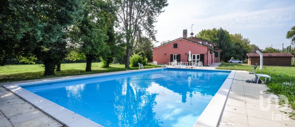 Casa 15 locali di 400 m² in Ferrara (44121)