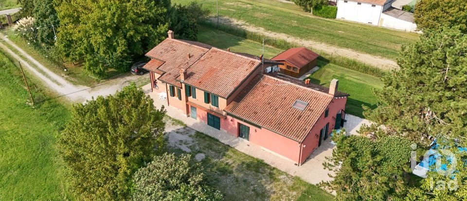 Casa 15 locali di 400 m² in Ferrara (44121)