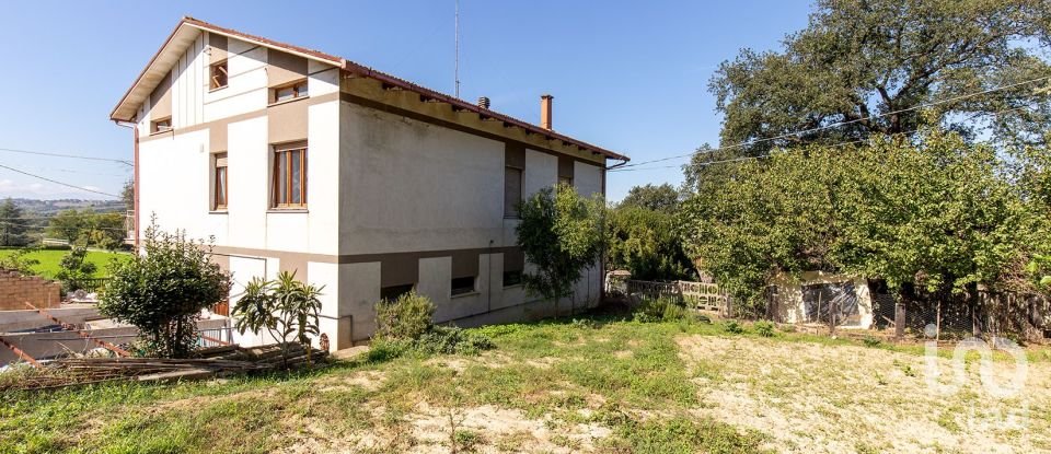 Casa indipendente 7 locali di 281 m² in Sant'Elpidio a Mare (63811)