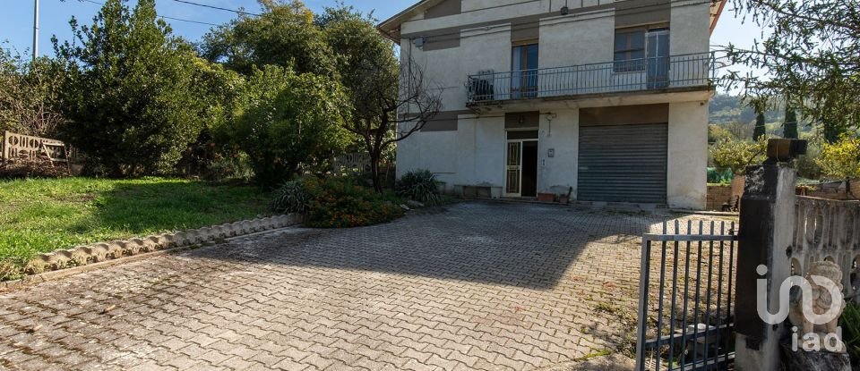 Casa indipendente 7 locali di 281 m² in Sant'Elpidio a Mare (63811)