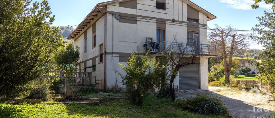 Casa indipendente 7 locali di 281 m² in Sant'Elpidio a Mare (63811)