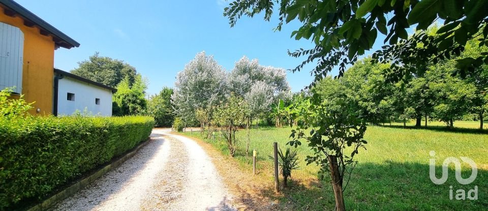 Block of flats in Monzambano (46040) of 215 m²