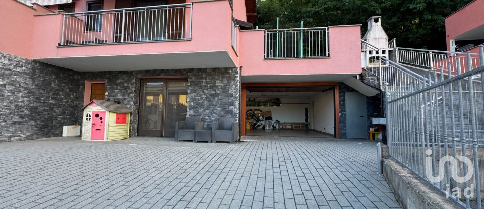 Villa a schiera 4 locali di 180 m² in Rodero (22070)