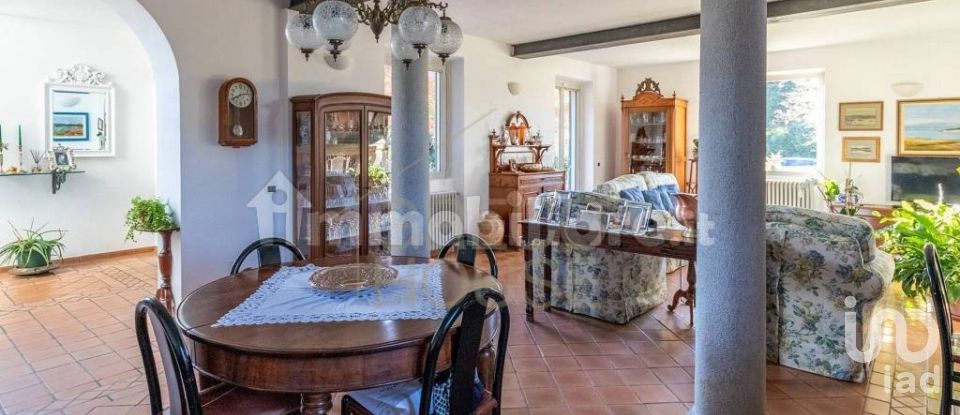 Farm 5 rooms of 452 m² in Sesto Calende (21018)