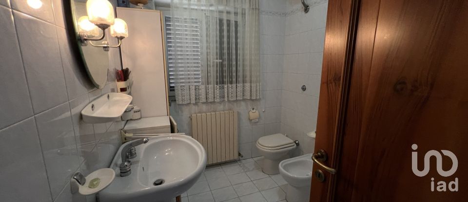 Casa indipendente 10 locali di 280 m² in Monte Giberto (63846)