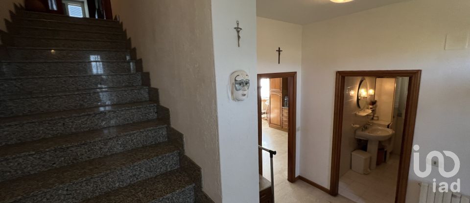 Casa indipendente 10 locali di 280 m² in Monte Giberto (63846)