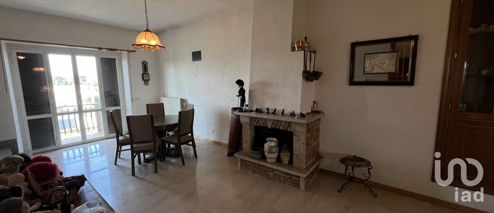 Casa indipendente 10 locali di 280 m² in Monte Giberto (63846)