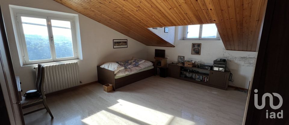 Casa indipendente 10 locali di 280 m² in Monte Giberto (63846)