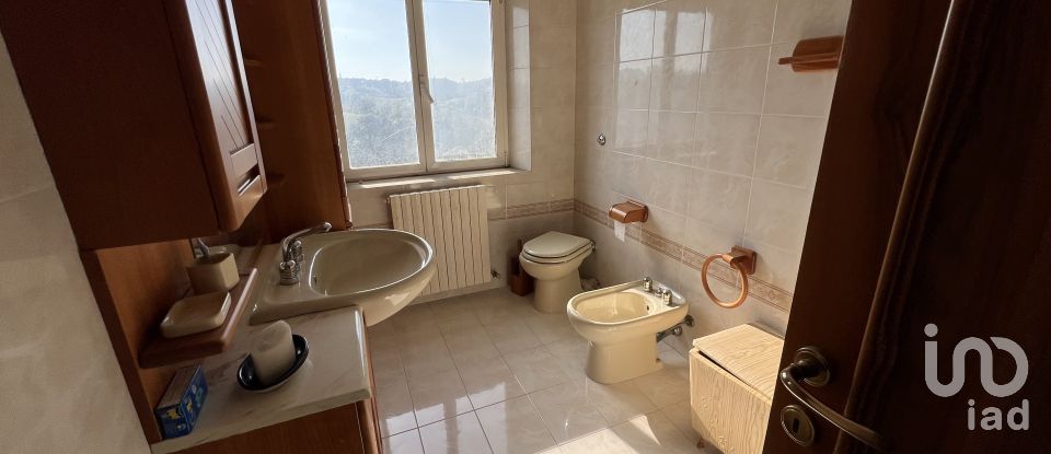 Casa indipendente 10 locali di 280 m² in Monte Giberto (63846)