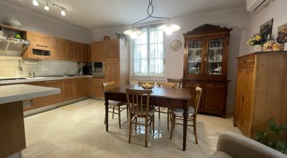 Villa a schiera 6 locali di 150 m² in Arezzo (52100)