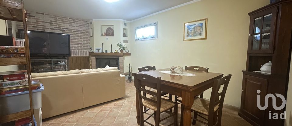 Traditional house 6 rooms of 150 m² in Arezzo (52100)