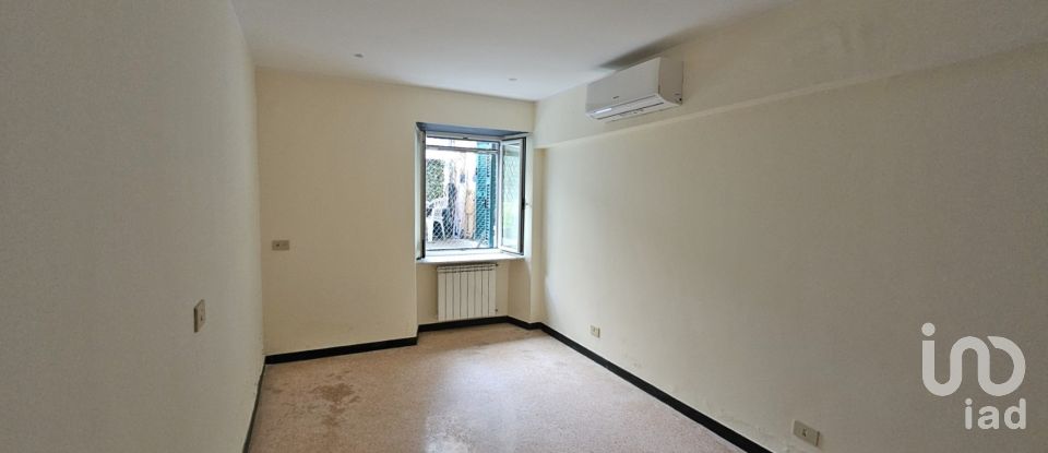 Four-room apartment of 70 m² in Genova (16153)