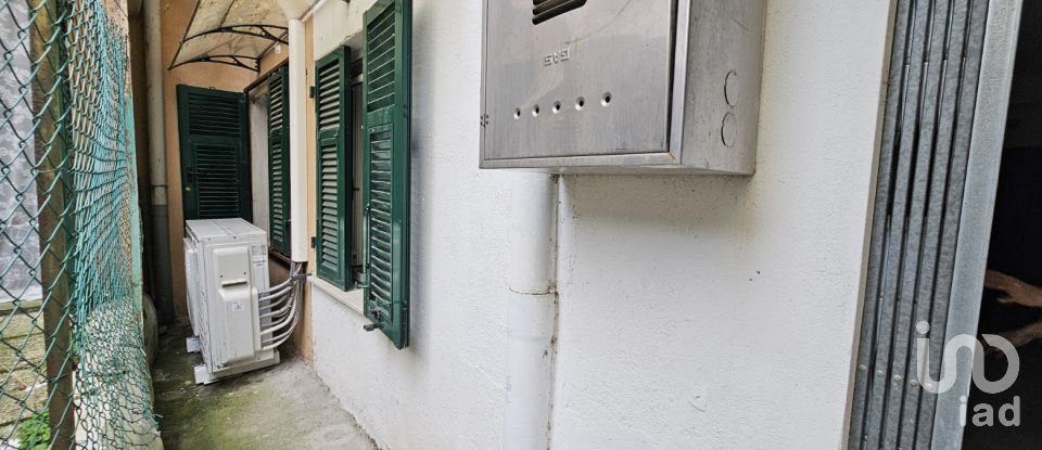 Four-room apartment of 70 m² in Genova (16153)