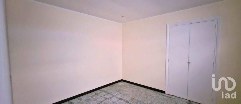 Four-room apartment of 70 m² in Genova (16153)