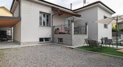 Farm 3 rooms of 140 m² in Castellanza (21053)