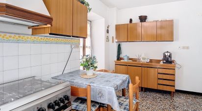 Casa 9 locali di 118 m² in Neirone (16040)