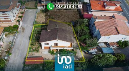 Casa indipendente 8 locali di 210 m² in Mosciano Sant'Angelo (64023)