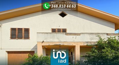 Town house 8 rooms of 210 m² in Mosciano Sant'Angelo (64023)