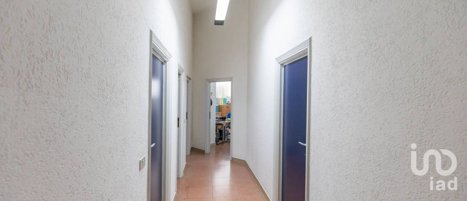 Capannone di 650 m² in Montegranaro (63812)