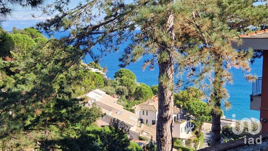 Appartamento 7 locali di 79 m² a Arenzano (16011)